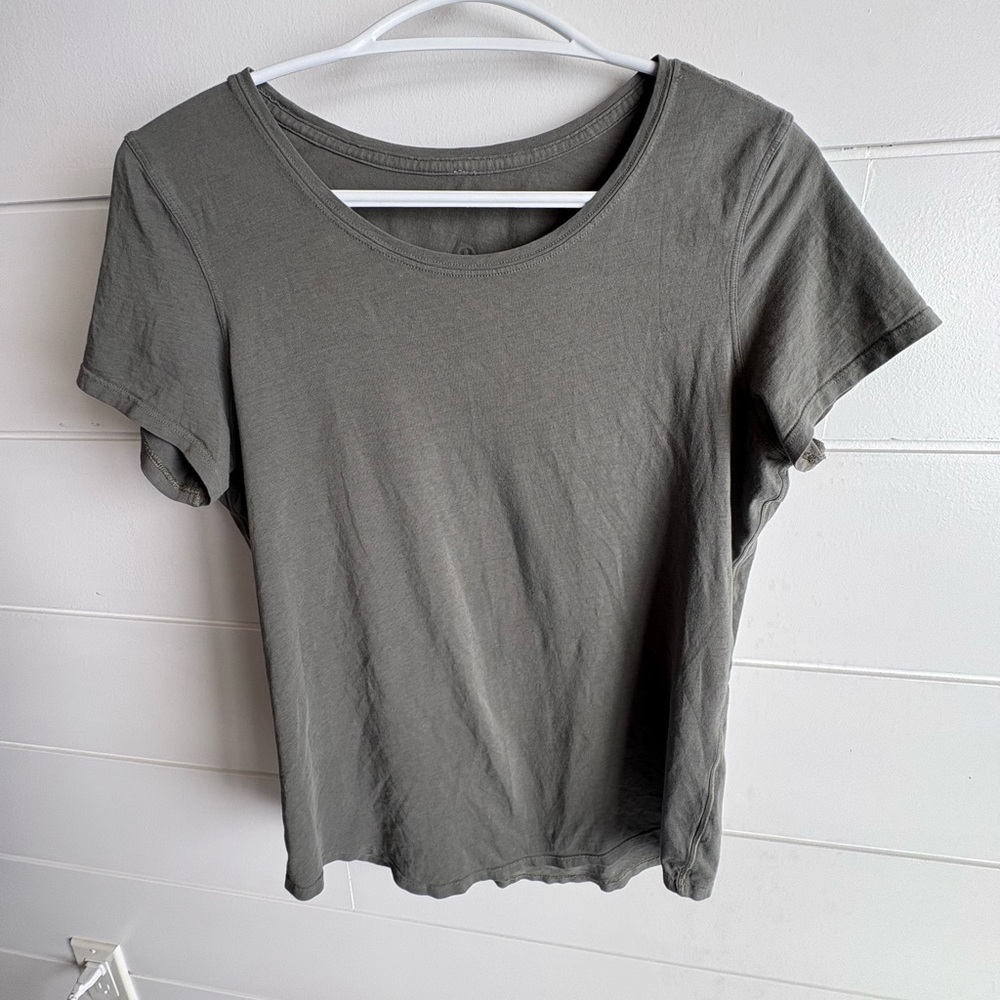 lululemon athletica Women's Short Sleeve Tee - Olive